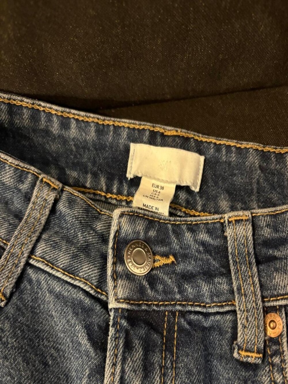 H&M Jeans - Picture 2 of 2